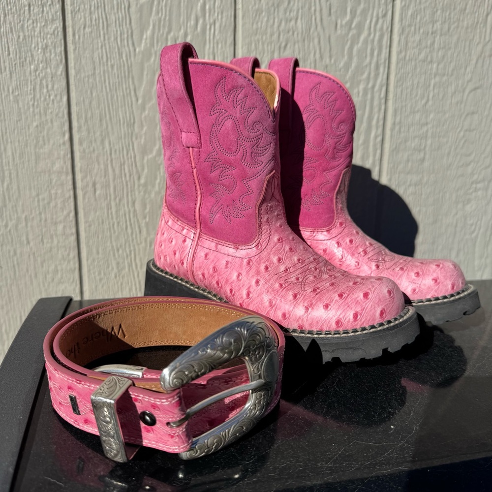 ARIAT FATBABY LEATHER BOOTS AND MATCHING BELT PINK OSTRICH PATTERN  5 1/2 30/75